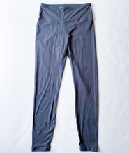 Load image into Gallery viewer, Solid leggings
