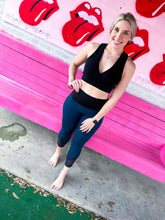 Load image into Gallery viewer, Navy Lululemon Leggings, 8
