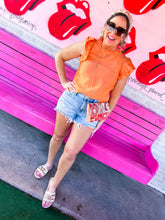 Load image into Gallery viewer, Light wash distressed shorts
