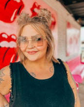 Load image into Gallery viewer, Square Frame Oversized Sunnies

