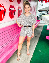 Load image into Gallery viewer, Leopard V Neck Tunic Top
