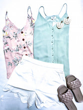Load image into Gallery viewer, Floral Loft Womens Top, Small
