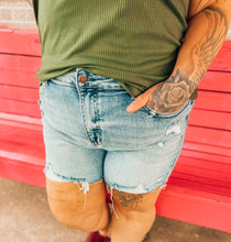 Load image into Gallery viewer, Judy Blue Hi-Rise destroyed shorts 150074
